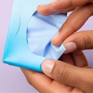 Clean and Clear Oil Absorbing Sheets 50 Sheet Pack